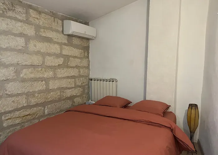 Maison De Village Avec Patio *